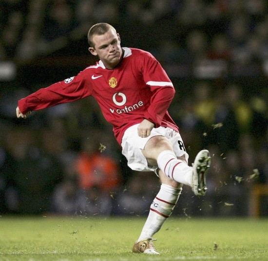 足球发展的 足球发展的